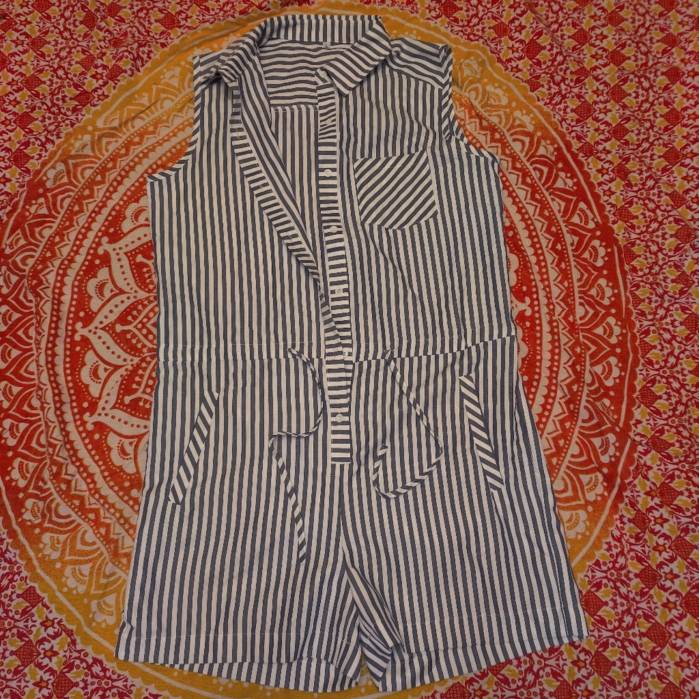 Cute White & Navy Blue Striped Romper, no brand name
